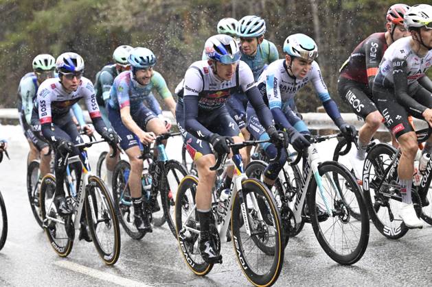 Paris - Nice 2025 - stage 7 AURON, FRANCE - MARCH 15 : Lipowitz Florian (GER) of Red Bull - Bora - Hansgrohe and Martinez Lenny (FRA) of Bahrain - Victorious in action during stage 7 of the 83th edition of the Paris - Nice cycling race, a stage of 109,3km with start in Nice and finish at Auron on March 15, 2025 in Auron, France, 15 03 2025 ( Motordriver Kenny Verfaillie - Auron France  Copyright: xNicoxVereeckenx