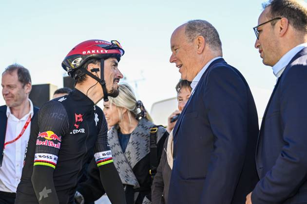 Paris - Nice 2025 - stage 8 NICE, FRANCE - MARCH 16 : Alaphilippe Julian (FRA) of Tudor Pro Cycling Team and Albert II, Prince of Monaco before the start of the race during stage 8 and final stage of the 83th edition of the Paris - Nice cycling race, a stage of 119,9km with start and finish in Nice on March 16, 2025 in Nice, France, 16 03 2025 ( Motordriver Kenny Verfaillie - Nice France  Copyright: xNicoxVereeckenx