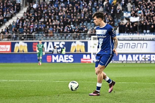 Gent s Tiago Araujo pictured in action during a soccer game between KAA Gent and KV Kortrijk, Sunday 16 March 2025 in Gent, on day 30 of the 2024-2025 season of the Jupiler Pro League first division of the Belgian championship. MAARTENxSTRAETEMANS  x115110962x