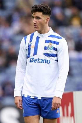 FC Porto v AVS - Liga Portugal Betclic Deniz Gul of FC Porto looks on during the warm-up prior to the Liga Portugal Betclic match between FC Porto and AVS Futebol at Estadio Do Dragao in Porto, Portugal, on March 15, 2025. Porto, Portugal Porto Portugal Copyright: xJosexManuelxAlvarezxReyx originalFilename:alvarezrey-slbenfic250315_npkf8