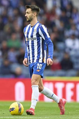 FC Porto v AVS - Liga Portugal Betclic Fabio Vieira of FC Porto is in action during the Liga Portugal Betclic match between FC Porto and AVS Futebol at Estadio Do Dragao in Porto, Portugal, on March 15, 2025. Porto, Portugal Porto Portugal Copyright: xJosexManuelxAlvarezxReyx originalFilename:alvarezrey-slbenfic250315_npotJ