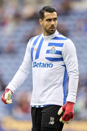 FC Porto v AVS - Liga Portugal Betclic Diogo Costa of FC Porto looks on during the warm-up prior to the Liga Portugal Betclic match between FC Porto and AVS Futebol at Estadio Do Dragao in Porto, Portugal, on March 15, 2025. Porto, Portugal Porto Portugal Copyright: xJosexManuelxAlvarezxReyx originalFilename:alvarezrey-slbenfic250315_npwCK