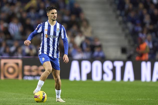 FC Porto v AVS - Liga Portugal Betclic Stephen Eustaquio of FC Porto is in action during the Liga Portugal Betclic match between FC Porto and AVS Futebol at Estadio Do Dragao in Porto, Portugal, on March 15, 2025. Porto, Portugal Porto Portugal Copyright: xJosexManuelxAlvarezxReyx originalFilename:alvarezrey-slbenfic250315_npfBl