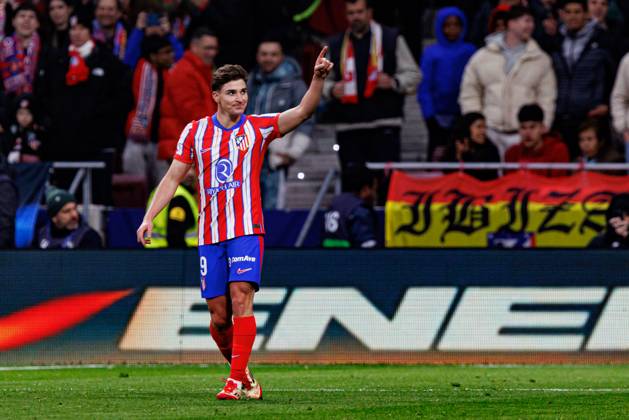 Julian Alvarez seen celebrating after scoring goal during LaLiga EA SPORTS game between teams of Atletico de Madrid and FC Barcelona, Barca (Maciej Rogowski) Madrid Estadio Civitas Metropolitano Spain Copyright: xMaciejxRogowskix atleticofcbarcelona2425-190