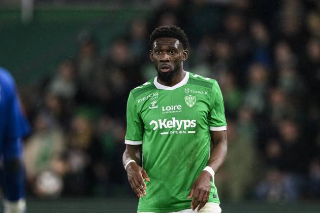 Saint Etienne, France February 22 Dylan Batubinsika of Saint Etienne looks on during the France Ligue 1 McDonald™s match between AS Saint Etienne and Angers SCO at Stade Geoffroy Guichard on February 22, 2025 in Saint Etienne, France Photo by JustPictures Saint Etienne Stade Geoffroy Guichard France Copyright: x x2025xEurasiaxSportxImagesx jp-en-EuSpIm-MM5_ASSE_Angers_22Feb2025_SE2626