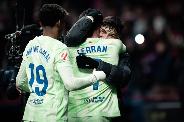 Atletico de Madrid v FC Barcelona, Barca - LaLiga EA Sports MADRID, SPAIN, MARCH 16: Ferran Torres of FC Barcelona celebrating after scoring his 2nd goal with Pedri Gonzalez of FC Barcelona during the LaLiga EA Sports match between Atletico de Madrid and FC Barcelona at Estadio Civitas Metropolitano on March 16, 2025 in Madrid, Spain. Madrid Estadio Civitas Metropolitano Madrid Spain Copyright: xAlexxPerezx AtleticodeMadridFCBarcelona16MARCH298