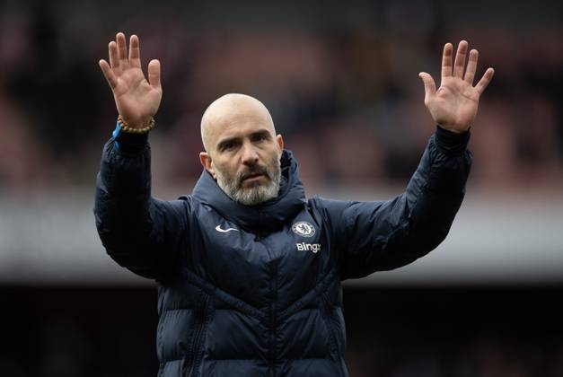 Arsenal FC v Chelsea FC - Premier League LONDON, ENGLAND - MARCH 16: Chelsea manager Enzo Maresca applauds the away fans after the Premier League match between Arsenal FC and Chelsea FC at Emirates Stadium on March 16, 2025 in London, England. London Emirates Stadium England United Kingdom Copyright: xVisionhausx 776173156