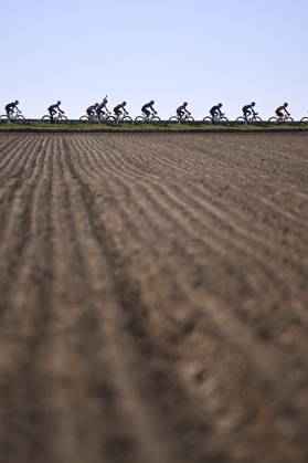 Danilith Nokere Koerse 2025 cycling race NOKERE, BELGIUM - MARCH 19 : illustration picture peloton during the Men Elite UCI 1.Pro 78th Danilith Nokere Koerse cycling race with start in Deinze and finish in Nokere (188,2 km) on March 19, 2025 in Nokere, Belgium, 19 03 2025 ( Motordriver Rodrique Verfaillie & Nokere Belgium  Copyright: xTomasxSiskx