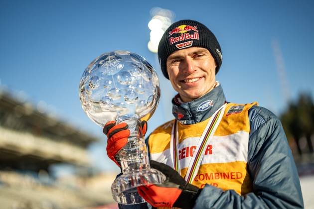 LAHTI, FINLAND Season finale World Cup Nordic Combined Men Cross-Country 10km on 22 03 2025 at the Lahden Stadium in Lahti Vinzenz Geiger from Germany 1 at the award ceremony Overall World Cup
