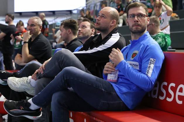 21 03 2025, xtgx, Handball, Daikin HBL, SC Magdeburg Füchse Berlin emspor v l Paul Drux Berlin , Jaron Siewert Berlin, Coach Magdeburg