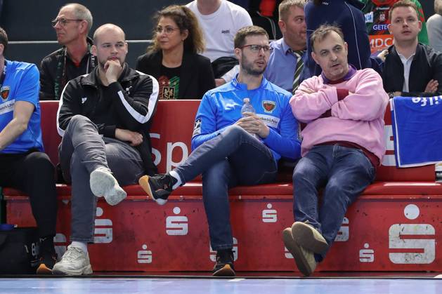 21 03 2025, xtgx, Handball, Daikin HBL, SC Magdeburg Füchse Berlin emspor v l Paul Drux Berlin , Jaron Siewert Berlin, Coach , Bob Hanning Berlin, Managing Director Magdeburg
