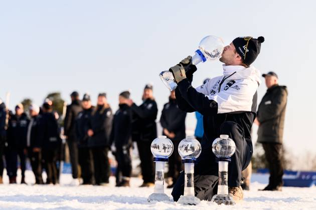 250323 Sturla Holm Laegreid of Norway celebrates with the men™s World Cup trophy after men s 15 km mass start during the IBU World Cup on March 23, 2025 in Oslo Photo Mathias Bergeld BILDBYRAN kod MB MB1115 skidskytte biathlon skiskyting världscupen ibu world cup masstart mass start bbeng jubel norge norway Copyright: MATHIASxBERGELD BB250323MB234
