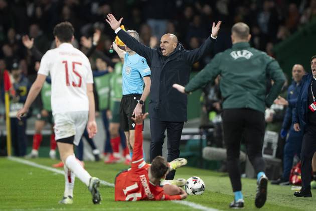 UEFA Nations League Portugal Denmark Portugal s national coach Roberto Martinez reacts during the UEFA Nations League playoff match in League A between Portugal and Denmark at JosÃ Alvalade Stadium in Lisbon, Portugal on Sunday, March 23, 2025 Photo Bo Amstrup Ritzau Scanpix , Lisbon Portugal Mors  Copyright: BoxAmrstrupx xRitzauxScanpix BoxAmstrupx spdk20250324-002501-L