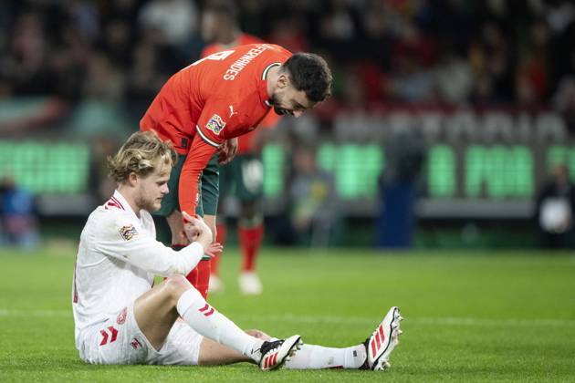 UEFA Nations League Portugal Denmark Portugal s Bruno Fernandes lends a hand to Denmark s Morten Hjulmand during the UEFA Nations League playoff match in League A between Portugal and Denmark at JosÃ Alvalade Stadium in Lisbon, Portugal on Sunday, March 23, 2025 Photo Bo Amstrup Ritzau Scanpix , Lisbon Portugal Mors  Copyright: BoxAmrstrupx xRitzauxScanpix BoxAmstrupx spdk20250324-022102-L