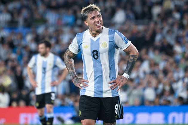 Argentina v Brazil - FIFA World Cup, WM, Weltmeisterschaft, Fussball 2026 Qualifier The player of Argentina, Enzo Fernandez, looks on during a South American qualifier match for the 2026 FIFA World Cup between Argentina and Brazil at the Mas Monumental stadium in Buenos Aires, Argentina, on March 25, 2025. Ciudad Autonoma de Buenos Aires Argentina Copyright: xJuanxManuelxBaezx originalFilename:baez-argentin250325_npzz6