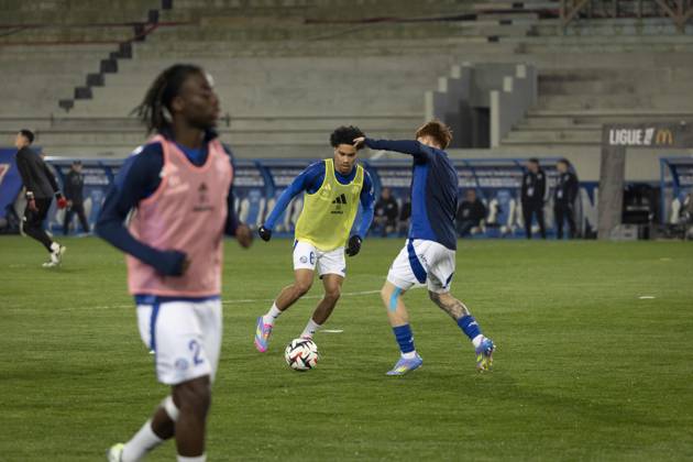 FOOTBALL : Racing Strasbourg vs Olympique de Lyon. - Ligue 1 Stade de la Meinau 28 03 2025 Echauffement des joueurs de Racing de Strasbourg Copyright: xelyxandroxcegarrax