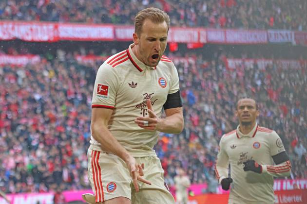 9 Harry Kane FCB cheers, cheers, cheers the goal for 1 0 Soccer 1 BL FC Bayern Munich FC St Pauli 29 03 2025 Allianz Arena PHOTO Mladen Lackovic LakoPress