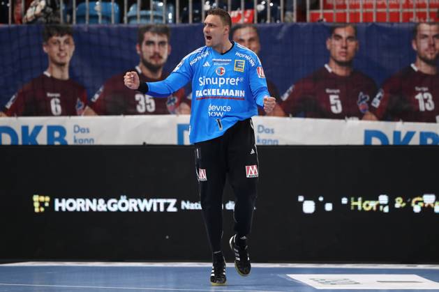 29 03 2025, xtgx, Handball Daikin HBL, VfL Potsdam HC Erlangen emspor, v l Dario Quenstedt Erlangen, 1 cheers over held ball, defended, held, Torhueter Potsdam
