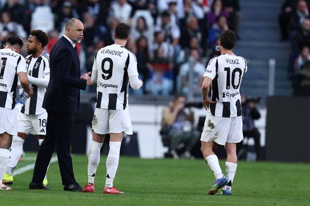 Juventus Fc - Genoa Cfc Igor Tudor, head coach of Juventus Fc speaks with Dusan Vlahovic of Juventus Fc during the Serie A match beetween Juventus Fc and Genoa Cfc at Allianz Stadium on March 29, 2025 in Turin, Italy . Torino Allianz Stadium Italy Copyright: xMarcoxCanonierox