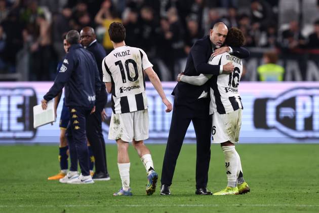 Juventus Fc - Genoa Cfc Igor Tudor, head coach of Juventus Fc celebrate with Weston Mckennie of Juventus Fc at the end of the Serie A match beetween Juventus Fc and Genoa Cfc at Allianz Stadium on March 29, 2025 in Turin, Italy . Torino Allianz Stadium Italy Copyright: xMarcoxCanonierox