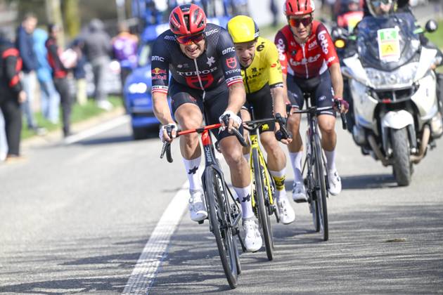 Gent - Wevelgem in Flanders Fields 2025 WEVELGEM, BELGIUM - MARCH 30 : Haller Marco (AUT) of Tudor Pro Cycling Team, Campenaerts Victor (BEL) of Team Visma I Lease a Bike, Livyns Arjen (BEL) of Lotto in action pictured during 87th edition of the UCI World Tour Gent - Wevelgem in Flanders Fields cycling race for Men Elite with start in Ieper and finish in Wevelgem after 250 km on March 30, 2025 in Wevelgem, Belgium, 30 03 2025 ( Motordriver Guy De Vuyst - Wevelgem Belgium  Copyright: xNicoxVereeckenx