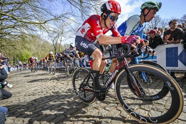 Gent - Wevelgem in Flanders Fields 2025 WEVELGEM, BELGIUM - MARCH 30 : Segaert Alec (BEL) of Lotto in action pictured during 87th edition of the UCI World Tour Gent - Wevelgem in Flanders Fields cycling race for Men Elite with start in Ieper and finish in Wevelgem after 250 km on March 30, 2025 in Wevelgem, Belgium, 30 03 2025 ( Motordriver Guy De Vuyst - Wevelgem Belgium  Copyright: xNicoxVereeckenx