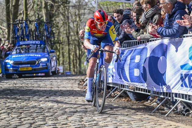 Gent - Wevelgem in Flanders Fields 2025 WEVELGEM, BELGIUM - MARCH 30 : Pedersen Mads (DEN) of Lidl - Trek in action pictured during 87th edition of the UCI World Tour Gent - Wevelgem in Flanders Fields cycling race for Men Elite with start in Ieper and finish in Wevelgem after 250 km on March 30, 2025 in Wevelgem, Belgium, 30 03 2025 ( Motordriver Guy De Vuyst - Wevelgem Belgium  Copyright: xNicoxVereeckenx
