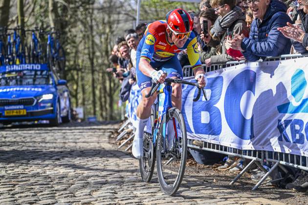 Gent - Wevelgem in Flanders Fields 2025 WEVELGEM, BELGIUM - MARCH 30 : Pedersen Mads (DEN) of Lidl - Trek in action pictured during 87th edition of the UCI World Tour Gent - Wevelgem in Flanders Fields cycling race for Men Elite with start in Ieper and finish in Wevelgem after 250 km on March 30, 2025 in Wevelgem, Belgium, 30 03 2025 ( Motordriver Guy De Vuyst - Wevelgem Belgium  Copyright: xNicoxVereeckenx