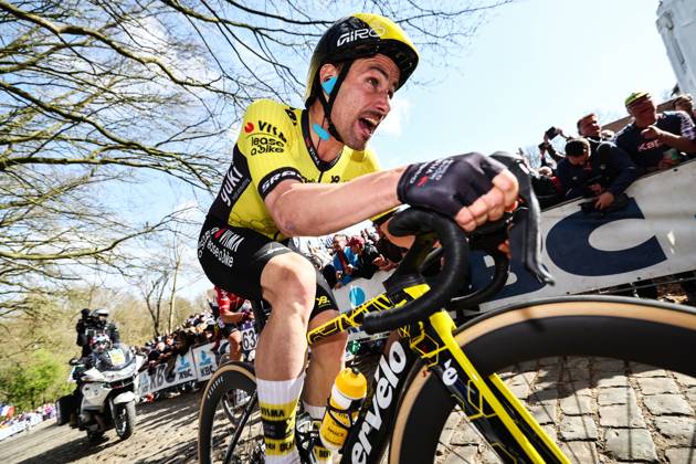 Belgian Victor Campenaerts of Team Visma-Lease a Bike pictured in action on the Kemmelberg during the men elite Gent-Wevelgem - In Flanders Fields one day cycling race, 250.3 km from Ieper to Wevelgem, Sunday 30 March 2025. DAVIDxPINTENS  x117226372x