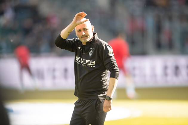 Co coach Oliver Neuville Borussia Moenchengladbach gestures during the Bundesliga match between Borussia Moenchengladbach and RB Leipzig at Stadium in Borussia Park on March 29, 2025 in Moenchengladbach, Germany, Germany Photo by Mario Hommes DeFodi Images Co Trainer Oliver Neuville Borussia Moenchengladbach gestures during the Bundesliga match between Borussia Mönchengladbach and RB Leipzig at Stadium in Borussia Park on March 29, 2025 in Mönchengladbach, Germany Photo by Mario Hommes DeFodi Images DFL regulations prohibit any use of photographs as image sequences and or quasi video Photo by Mario Hommes DeFodi Images