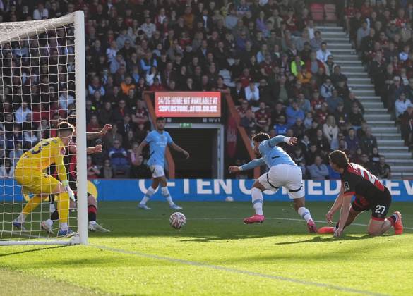 Bournemouth v Manchester City, FA Cup quarter-finals, Football, Vitality Stadium, Bournemouth, UK - 30 Mar 2025 Omar Marmoush of Manchester City has a second shot at goal after his first hits the upright. Bournemouth Vitality Stadium Bournemouth GBR, UK NEWSPAPERS OUT Copyright: xSeanxRyanx