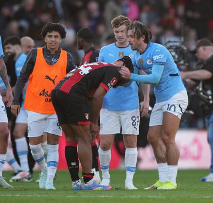 Bournemouth v Manchester City, FA Cup quarter-finals, Football, Vitality Stadium, Bournemouth, UK - 30 Mar 2025 Jack Grealish of Manchester City offers commiserations to Antoine Semenyo of Bournemouth. Bournemouth Vitality Stadium Bournemouth GBR, UK NEWSPAPERS OUT Copyright: xSeanxRyanx