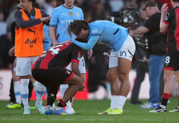 Bournemouth v Manchester City, FA Cup quarter-finals, Football, Vitality Stadium, Bournemouth, UK - 30 Mar 2025 Jack Grealish of Manchester City offers commiserations to Antoine Semenyo of Bournemouth. Bournemouth Vitality Stadium Bournemouth GBR, UK NEWSPAPERS OUT Copyright: xSeanxRyanx