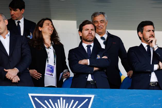 Andre Villas Boas seen during Liga Portugal game between teams of GD Estoril Praia and FC Porto at Estadio Antonio Coimbra da Mota (Maciej Rogowski) Estoril Estadio Antonio Coimbra da Mota Portugal Copyright: xMaciejxRogowskix estorilporto2425-14
