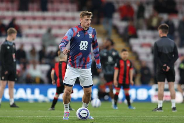 Bournemouth, England, 2nd April 2025. Liam Delap of Ipswich Town warms up before the Bournemouth v Ipswich Town Premier League match at the Vitality Stadium, Bournemouth. Picture credit should read: Paul Terry Sportimage EDITORIAL USE ONLY. No use with unauthorised audio, video, data, fixture lists, club league logos or live services. Online in-match use limited to 120 images, no video emulation. No use in betting, games or single club league player publications. SPI_006_PT_Bournemouth_Ipswich SPI-3791-0006