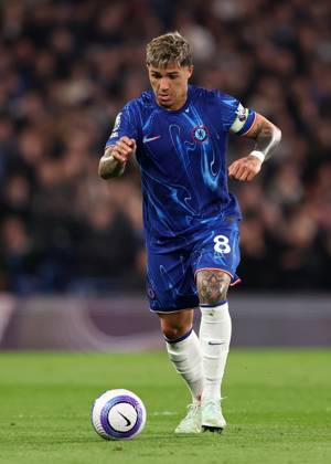 London, England, 3rd April 2025. Enzo Fernandez of Chelsea during the Chelsea v Tottenham Premier League match at Stamford Bridge, London. Picture credit should read: David Klein Sportimage EDITORIAL USE ONLY. No use with unauthorised audio, video, data, fixture lists, club league logos or live services. Online in-match use limited to 120 images, no video emulation. No use in betting, games or single club league player publications. SPI_074_DK_Chelsea_Tottenham SPI-3792-0074