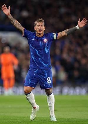 London, England, 3rd April 2025. Enzo Fernandez of Chelsea during the Chelsea v Tottenham Premier League match at Stamford Bridge, London. Picture credit should read: David Klein Sportimage EDITORIAL USE ONLY. No use with unauthorised audio, video, data, fixture lists, club league logos or live services. Online in-match use limited to 120 images, no video emulation. No use in betting, games or single club league player publications. SPI_075_DK_Chelsea_Tottenham SPI-3792-0075