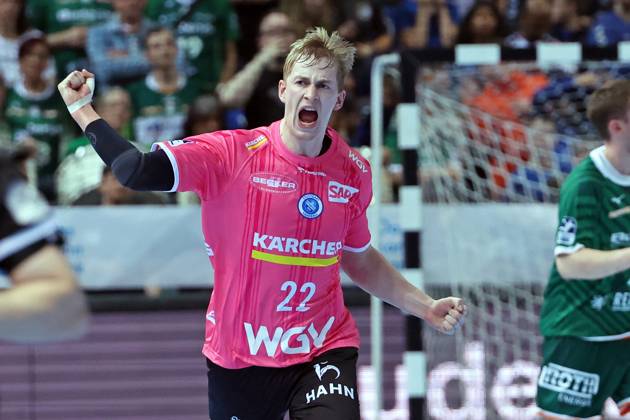 04 04 2025, xovx, Handball DAIKIN Handball Bundesliga, HSG Wetzlar TVB Stuttgart v l Cheers for Torben Matzken TVB Stuttgart Wetzlar Buderus Arena Hessen Germany EN