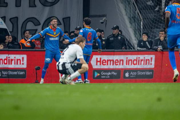 Besiktas v Goztepe - Ziraat Turkish Cup - Quarter Final Romulo Cardoso from Goztepe SK celebrates the goal during the match between Besiktas and Goztepe at the the quarter final of Turkish Cup. The match took place at Tupras Stadium on April 3, 2025 Istanbul Istanbul Turkey Copyright: xBurakxBasturkx