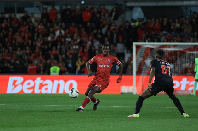 Gil Vicente F.C vs S.L.Benfica - Liga Portugal Mohamed Bamba of Gil Vicente F.C during the match between Gil Vicente F.C vs S.L.Benfica - Liga Portugal, Estadio Cidade de Barcelos, Barcelos , Portugal (Photo by Tiago Cruz Avant Sports) Barcelos Estadio Cidade de Barcelos Portugal Copyright: xTiagoxCruzx xAvantxSportsx