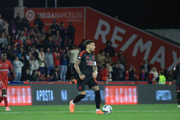 Gil Vicente F.C vs S.L.Benfica - Liga Portugal Nicolas Otamendi of S.L.Benfica during the match between Gil Vicente F.C vs S.L.Benfica - Liga Portugal, Estadio Cidade de Barcelos, Barcelos , Portugal (Photo by Tiago Cruz Avant Sports) Barcelos Estadio Cidade de Barcelos Portugal Copyright: xTiagoxCruzx xAvantxSportsx