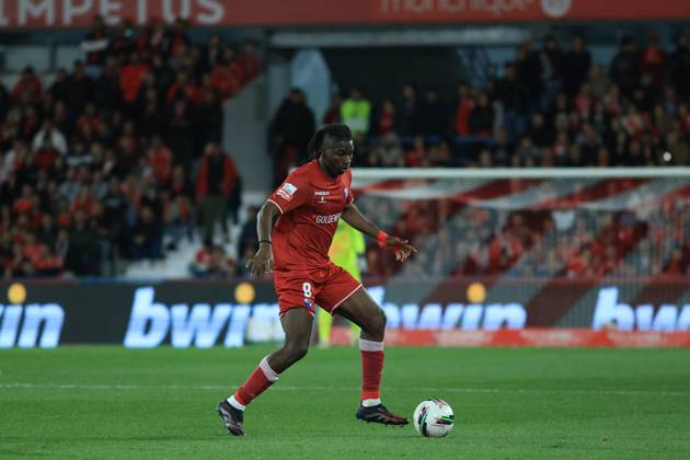 Gil Vicente F.C vs S.L.Benfica - Liga Portugal Mohamed Bamba of Gil Vicente F.C during the match between Gil Vicente F.C vs S.L.Benfica - Liga Portugal, Estadio Cidade de Barcelos, Barcelos , Portugal (Photo by Tiago Cruz Avant Sports) Barcelos Estadio Cidade de Barcelos Portugal Copyright: xTiagoxCruzx xAvantxSportsx