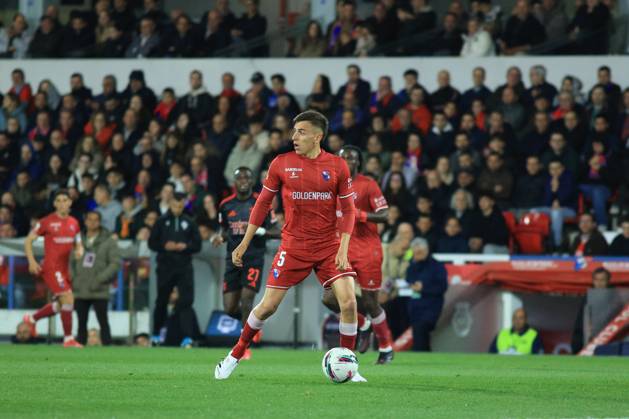 Gil Vicente F.C vs S.L.Benfica - Liga Portugal Facundo Caseres of Gil Vicente F.C during the match between Gil Vicente F.C vs S.L.Benfica - Liga Portugal, Estadio Cidade de Barcelos, Barcelos , Portugal (Photo by Tiago Cruz Avant Sports) Barcelos Estadio Cidade de Barcelos Portugal Copyright: xTiagoxCruzx xAvantxSportsx