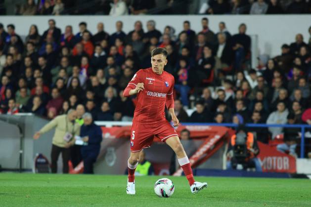 Gil Vicente F.C vs S.L.Benfica - Liga Portugal Facundo Caseres of Gil Vicente F.C during the match between Gil Vicente F.C vs S.L.Benfica - Liga Portugal, Estadio Cidade de Barcelos, Barcelos , Portugal (Photo by Tiago Cruz Avant Sports) Barcelos Estadio Cidade de Barcelos Portugal Copyright: xTiagoxCruzx xAvantxSportsx