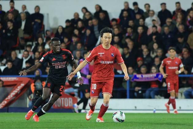 Gil Vicente F.C vs S.L.Benfica - Liga Portugal Kanya Fujimoto of Gil Vicente F.C and Bruma of S.L.Benfica during the match between Gil Vicente F.C vs S.L.Benfica - Liga Portugal, Estadio Cidade de Barcelos, Barcelos , Portugal (Photo by Tiago Cruz Avant Sports) Barcelos Estadio Cidade de Barcelos Portugal Copyright: xTiagoxCruzx xAvantxSportsx