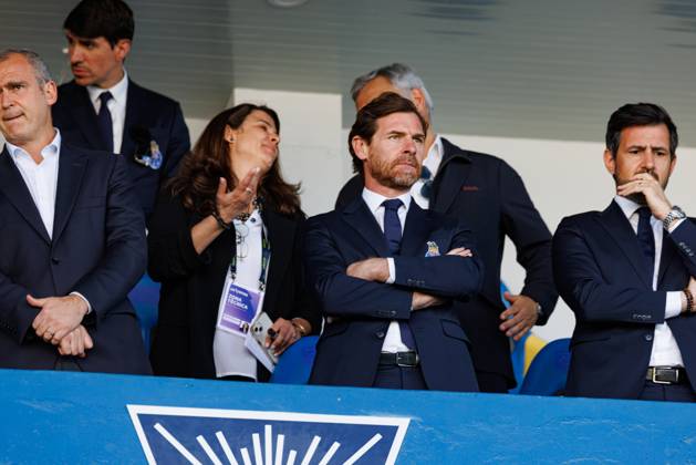 Andre Villas Boas seen during Liga Portugal game between teams of GD Estoril Praia and FC Porto at Estadio Antonio Coimbra da Mota (Maciej Rogowski) Estoril Estadio Antonio Coimbra da Mota Portugal Copyright: xMaciejxRogowskix estorilvsfcp-082