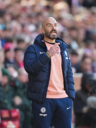 Brentford v Chelsea, Premier League, Football, Gtech Community Stadium, Brentford London, UK - 06 Apr 2025 Enzo Maresca manager of Chelsea Brentford Gtech Community Stadium London GBR, UK NEWSPAPERS OUT Copyright: xSeanxRyanx