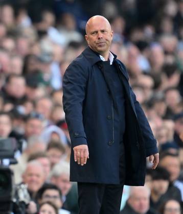 Football - 2024 2025 Premier League - Fulham vs Liverpool - Craven Cottage - Sunday 6th April 2025. Liverpool s head coach Arne Slot. COLORSPORT Ashley Western