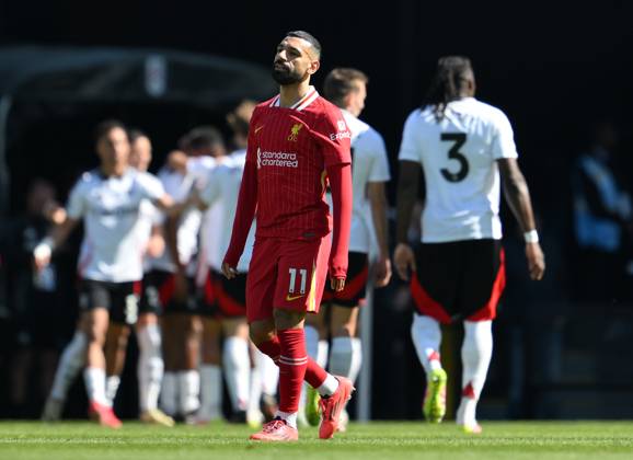 Football - 2024 2025 Premier League - Fulham vs Liverpool - Craven Cottage - Sunday 6th April 2025. Liverpool s Mohamed Salah dejected as Fulham™s Alex Iwobi scores his side s second goal. COLORSPORT Ashley Western