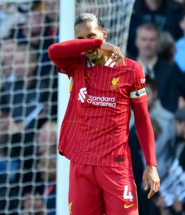 Football - 2024 2025 Premier League - Fulham vs Liverpool - Craven Cottage - Sunday 6th April 2025. Liverpool s Dominik Szoboszlai dejected as Fulham s Rodrigo Muniz scores his side s third goal. COLORSPORT Ashley Western